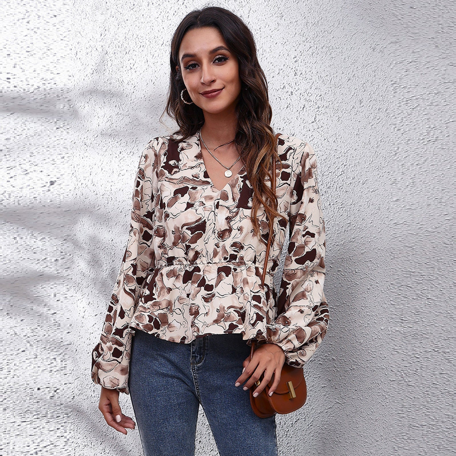 Blusa da donna ariosa e colorata con motivo