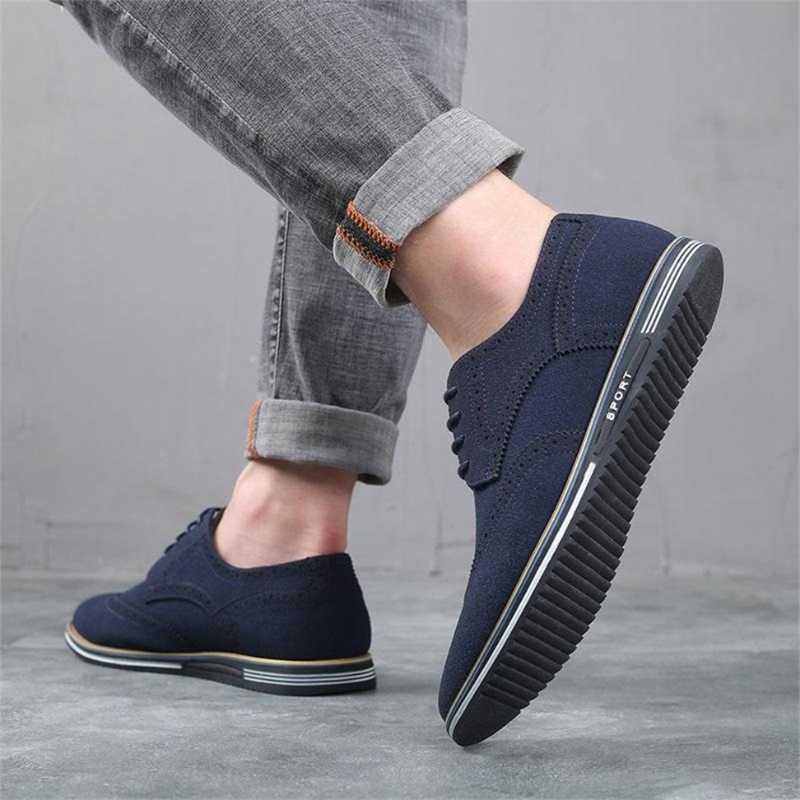 Scarpe basse stringate in pelle scamosciata nera da uomo
