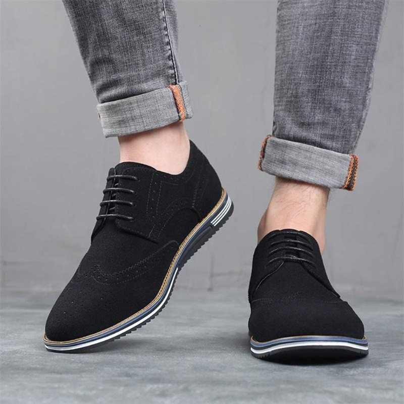 Scarpe basse stringate in pelle scamosciata nera da uomo