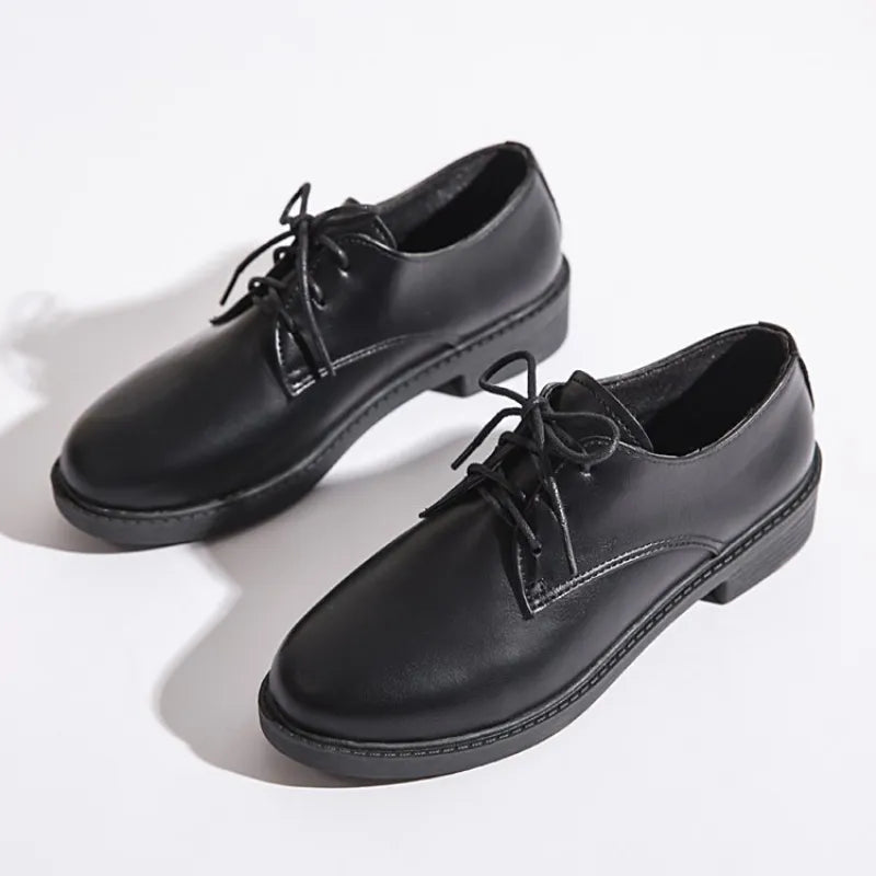 Scarpe Oxford in pelle da donna in stile retrò: eleganza e comfort