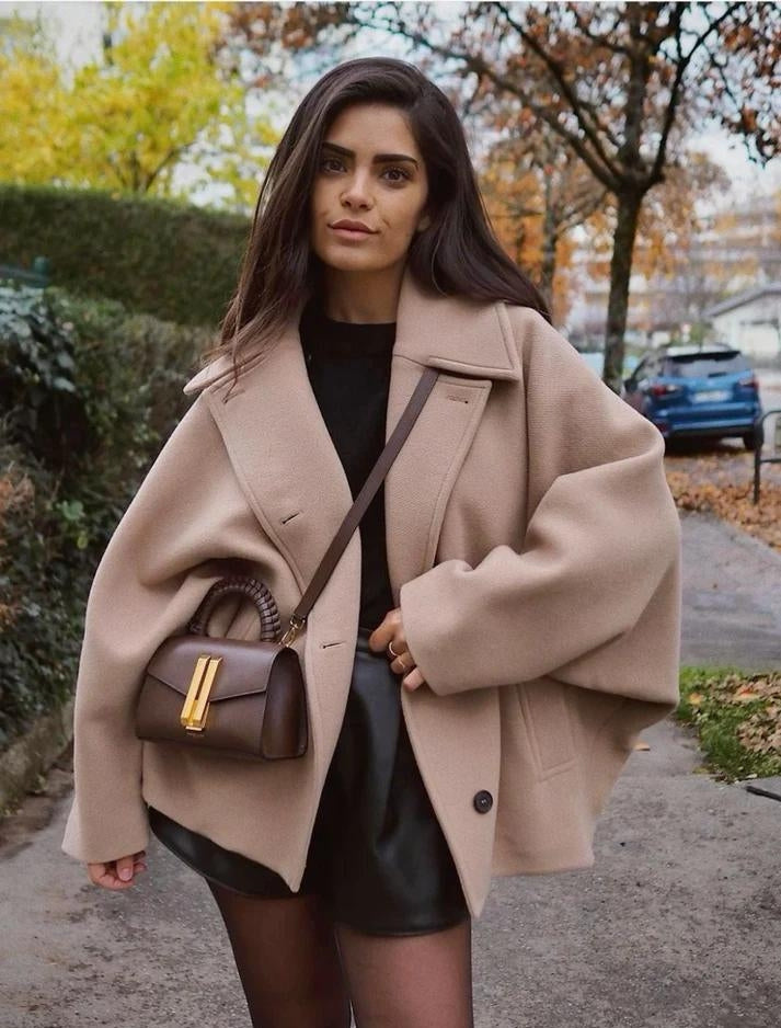 Cappotto oversize con bottoni da donna – Elegante giacca corta