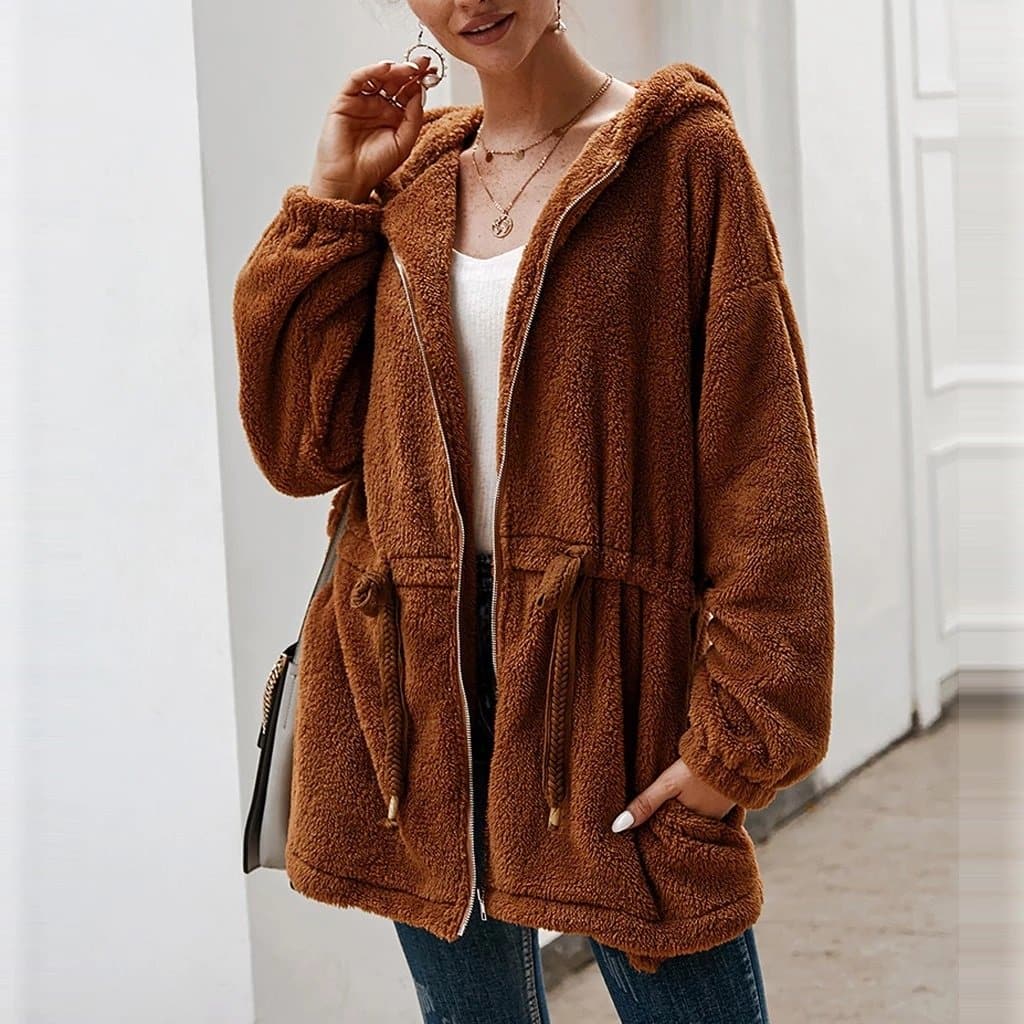 Giacca oversize in pile spesso da donna con cappuccio: comfort ed eleganza per l'inverno