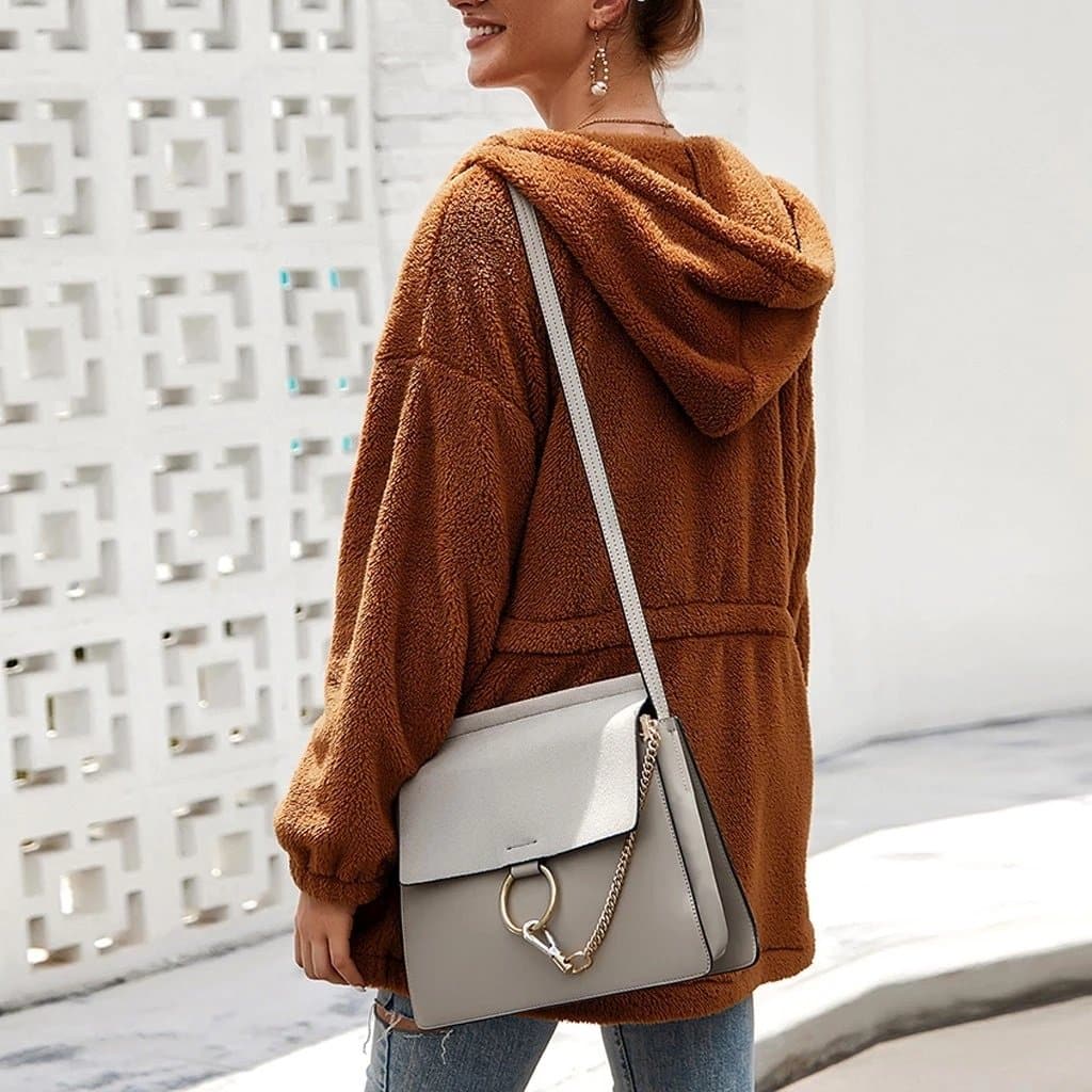 Giacca oversize in pile spesso da donna con cappuccio: comfort ed eleganza per l'inverno