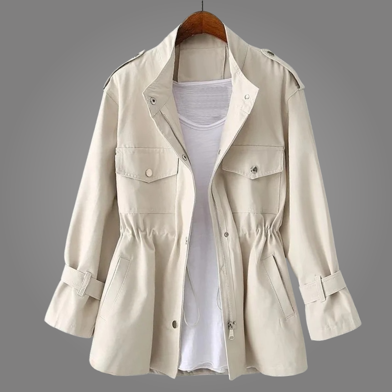 Cappotto impermeabile con bottoni da donna: eleganza e protezione quotidiana