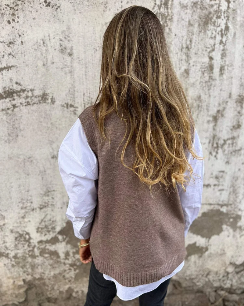 Gilet in morbida maglia da donna: elegante e caldo da indossare a strati