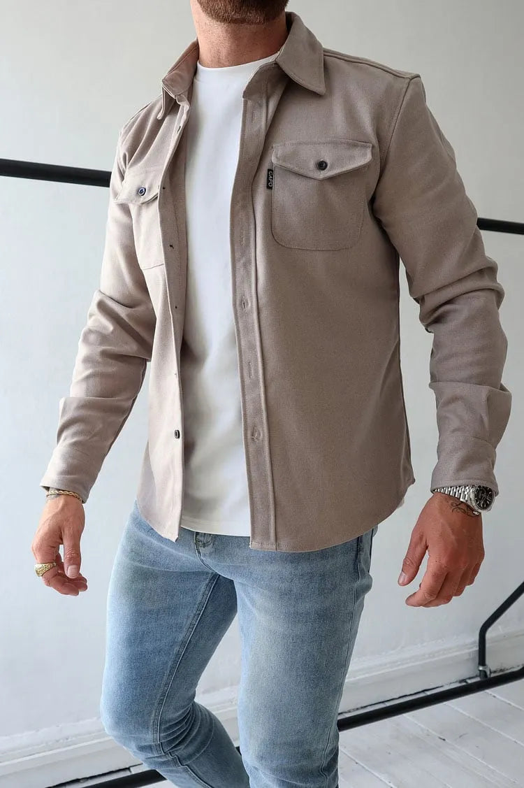 Camicia da uomo con bottoni eleganti e di qualità