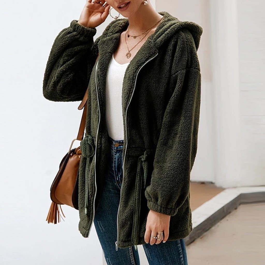 Giacca oversize in pile spesso da donna con cappuccio: comfort ed eleganza per l'inverno