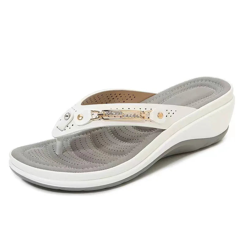 Pantofole estive ortopediche da donna con zeppa bassa – Plantare morbido imbottito, design traspirante e di supporto per comfort tutto il giorno
