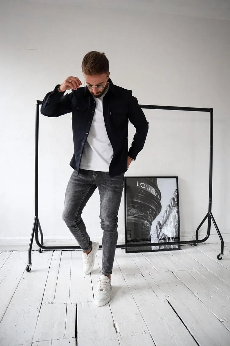 Camicia da uomo con bottoni eleganti e di qualità