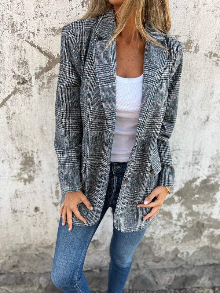 Giacca oversize da donna con bottoni e colletto a quadri