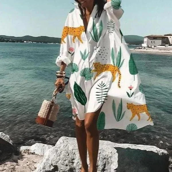 Abito camicia alla moda e fluido Abito bianco