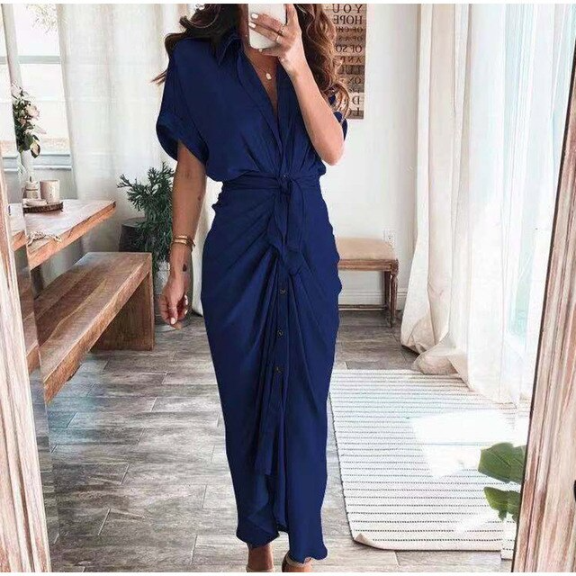 Maxi abito da donna, sofisticato ed elegante, con chiusura a bottoni