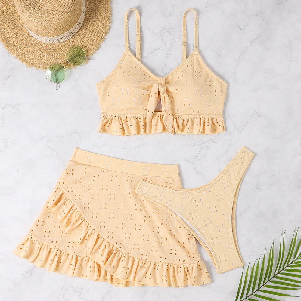 Set di costumi da bagno tre pezzi da donna, eleganti e rugosi