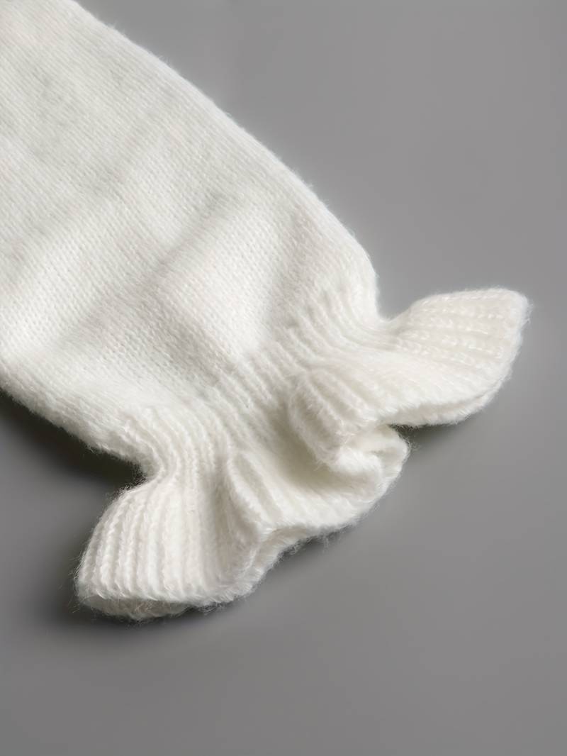 Elegante maglione bianco con scollo a V da donna – Dettagli arricciati