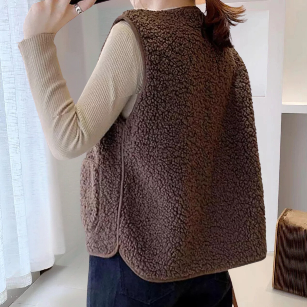 Gilet in sherpa - trendy gilet con bottoni da donna