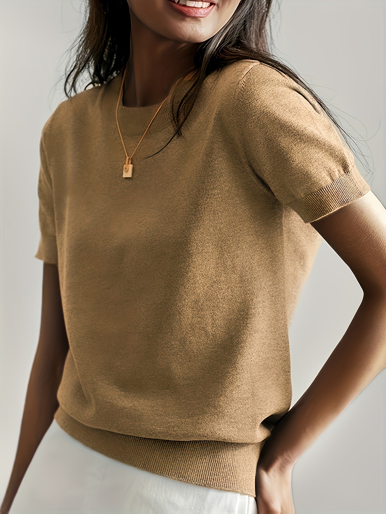Maglietta donna a maniche corte in maglia – stile casual elegante