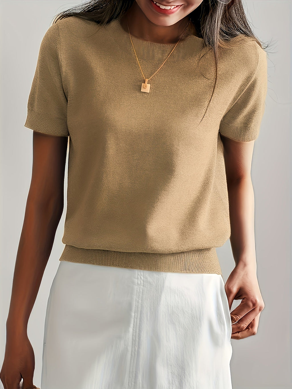 Maglietta donna a maniche corte in maglia – stile casual elegante