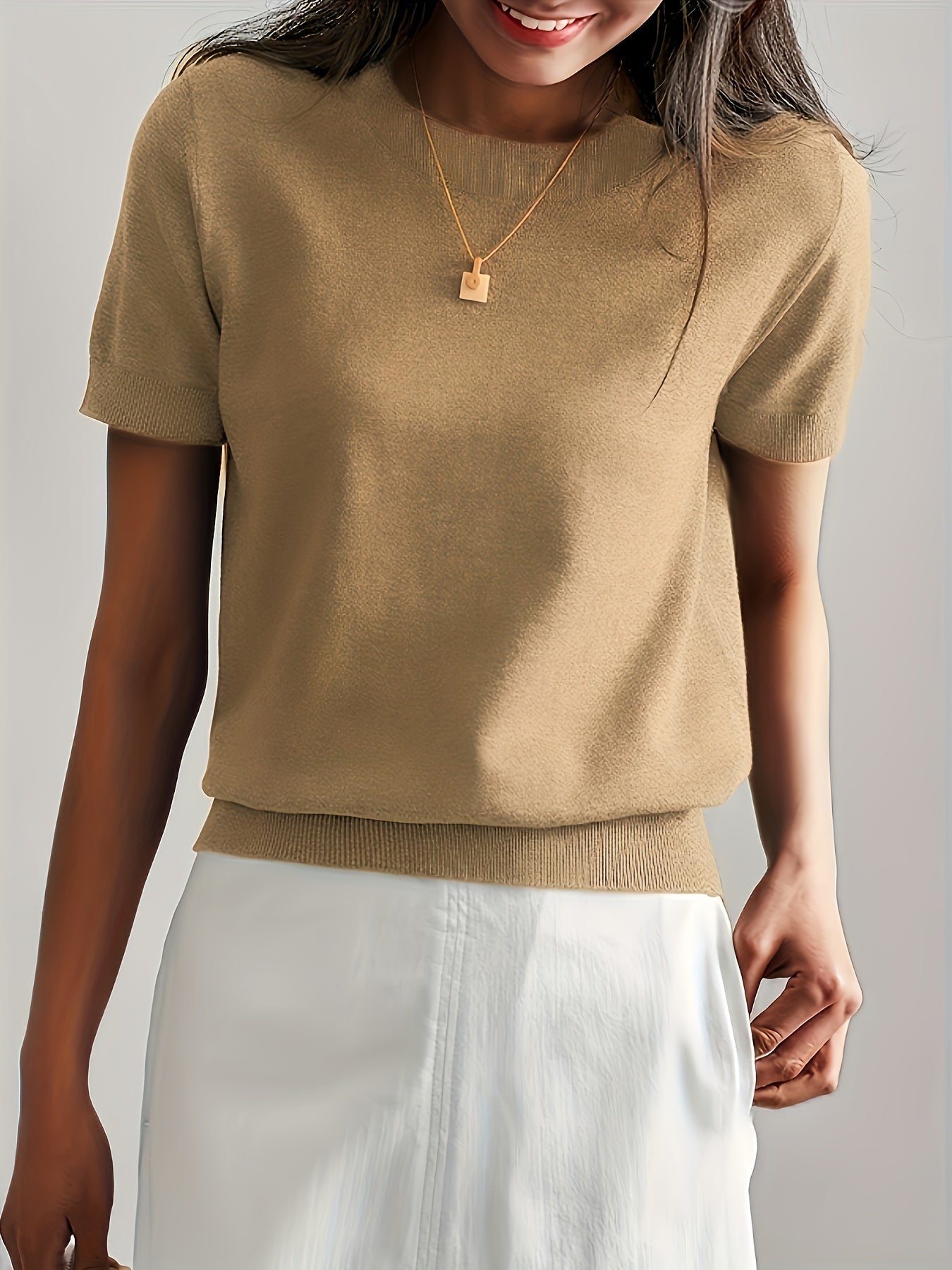 Maglietta donna a maniche corte in maglia – stile casual elegante