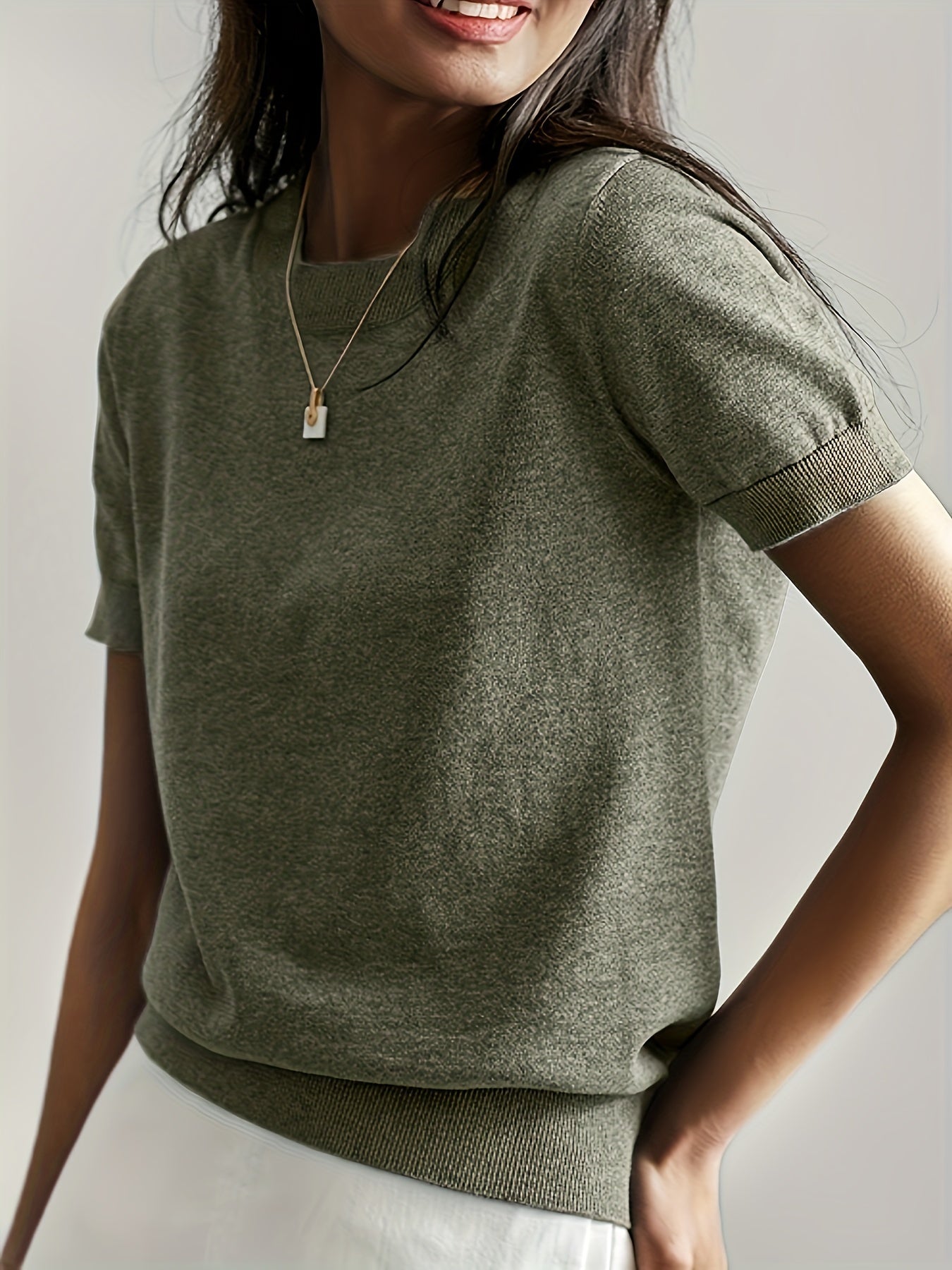 Maglietta donna a maniche corte in maglia – stile casual elegante