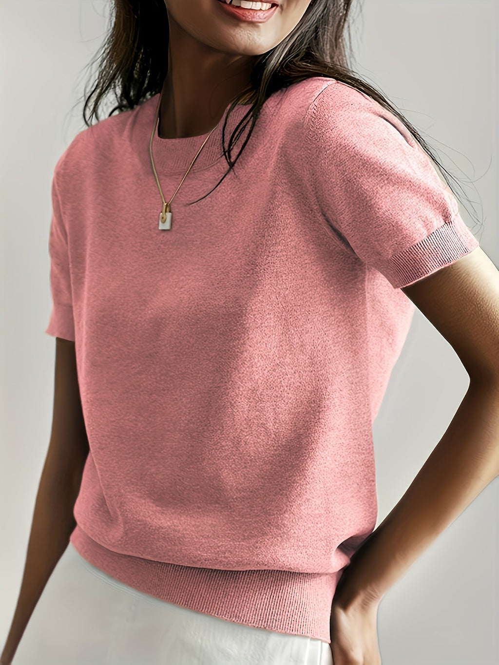 Maglietta donna a maniche corte in maglia – stile casual elegante
