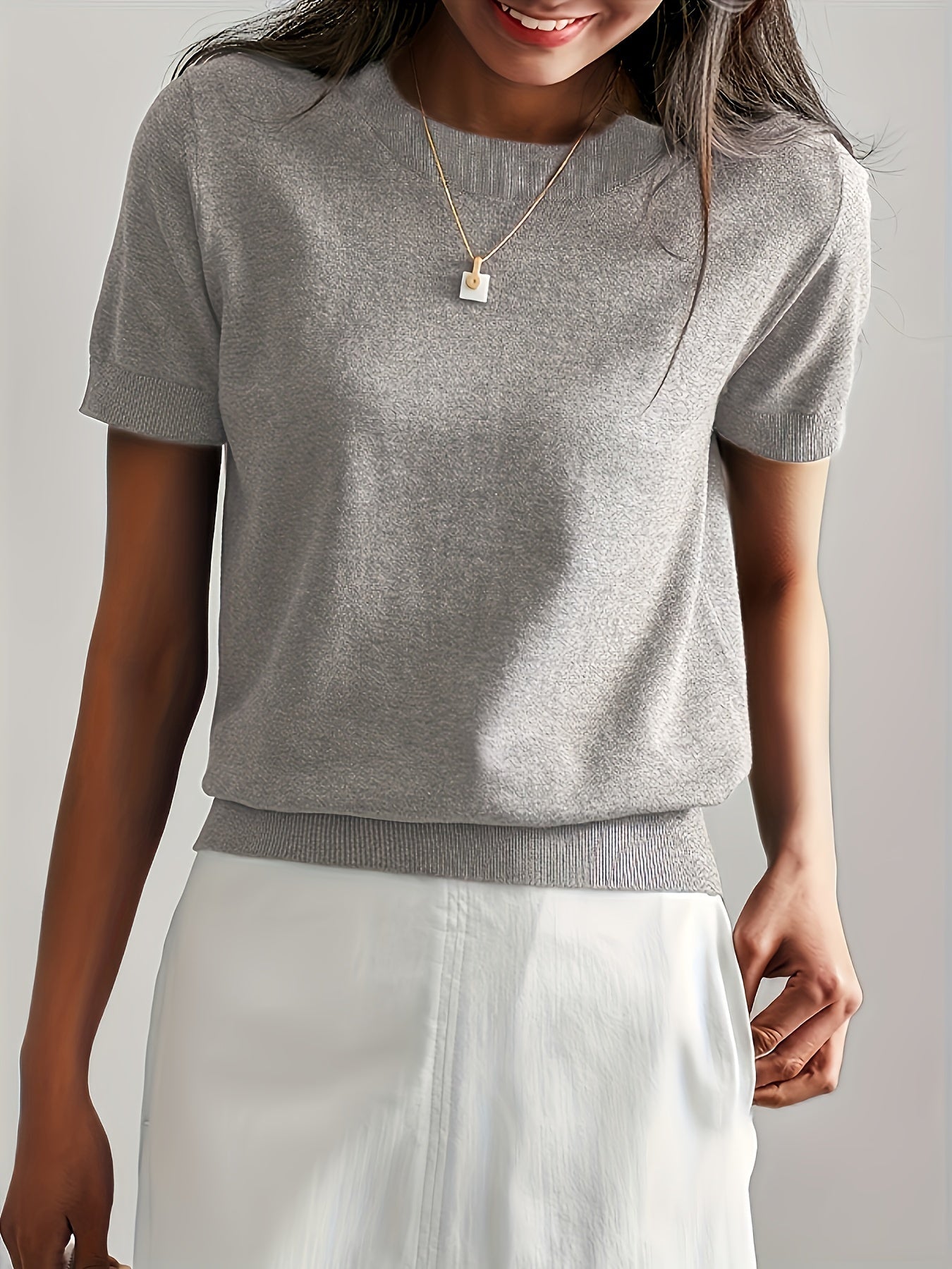Maglietta donna a maniche corte in maglia – stile casual elegante