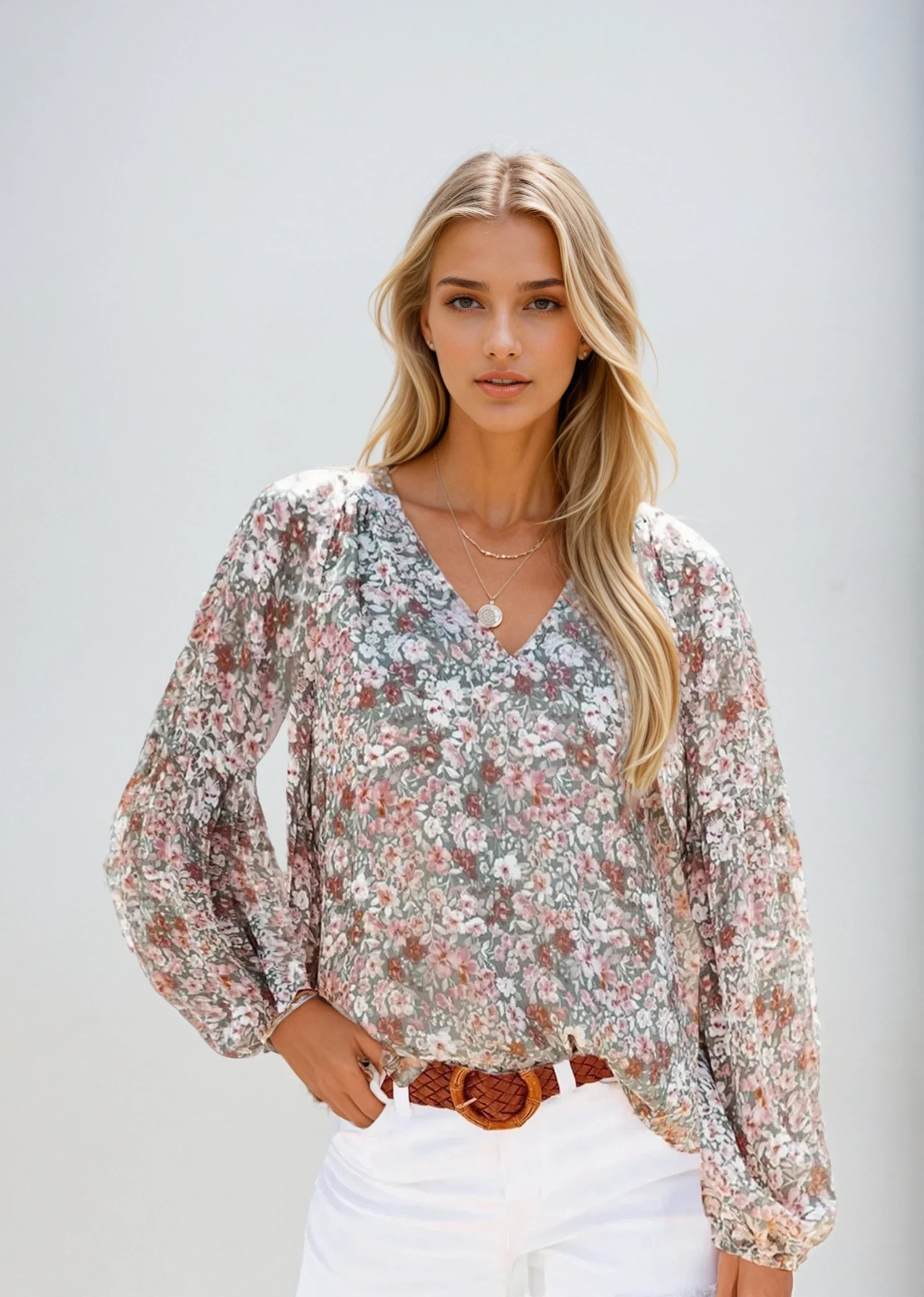 Camicetta floreale da donna – Leggera e casual