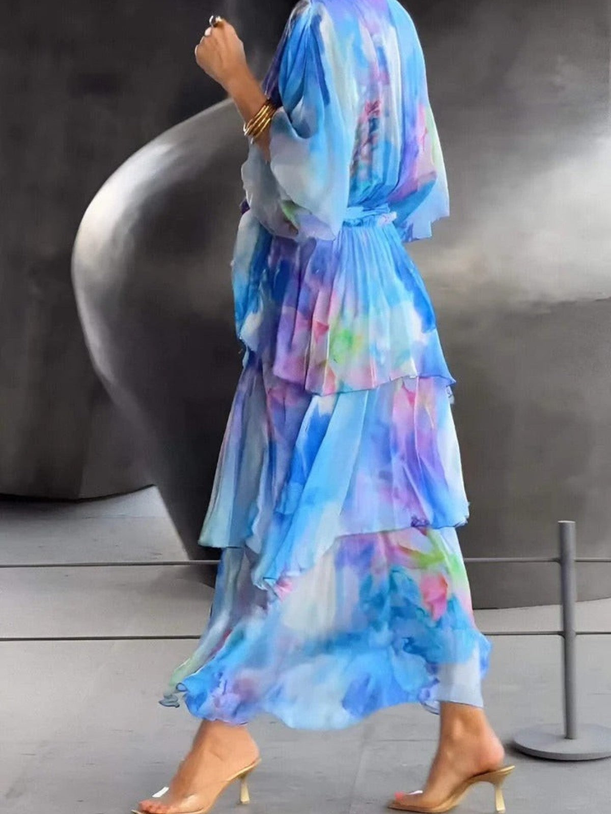 Abito elegante con scollo a V da donna