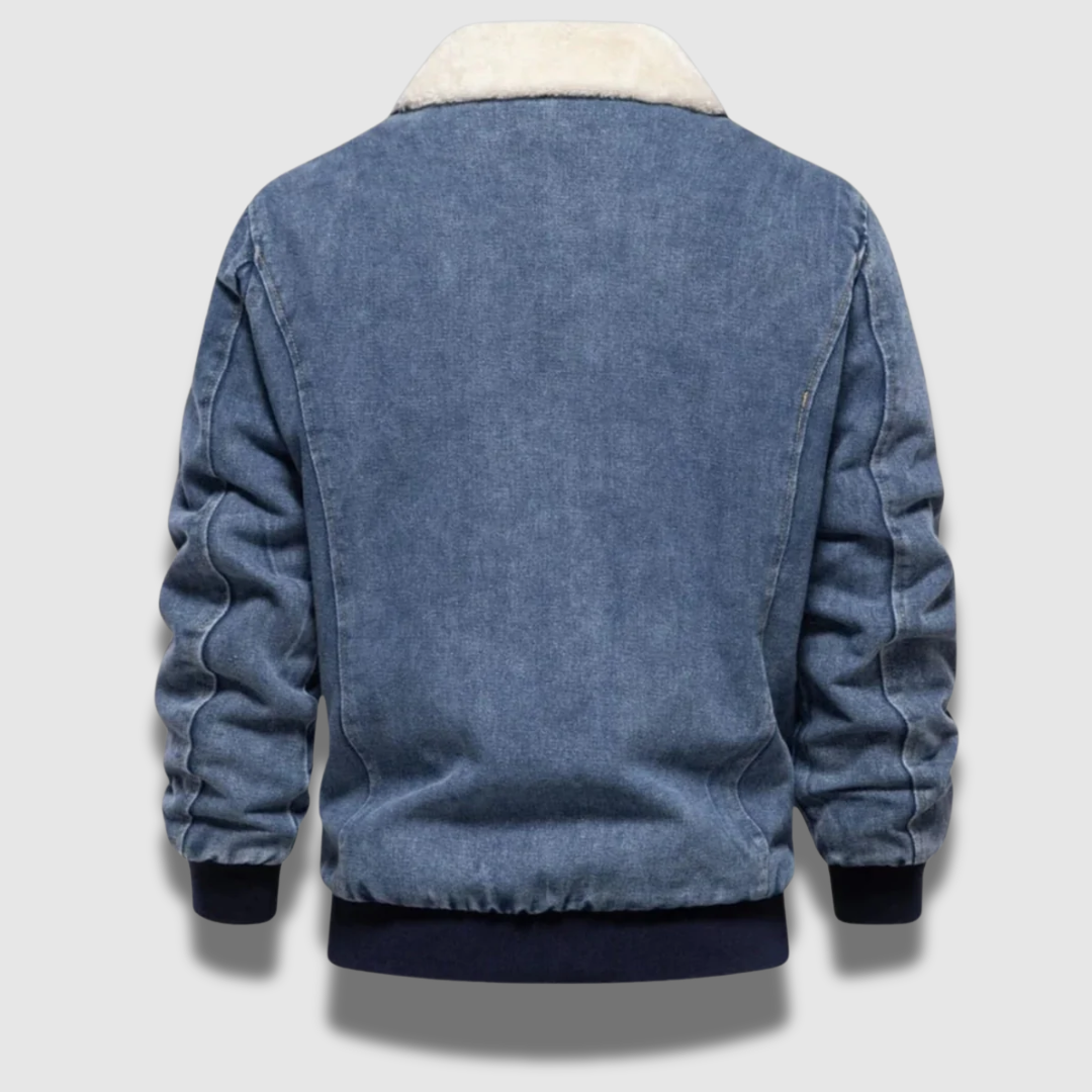 Giacca in denim classica isolata e resistente da uomo
