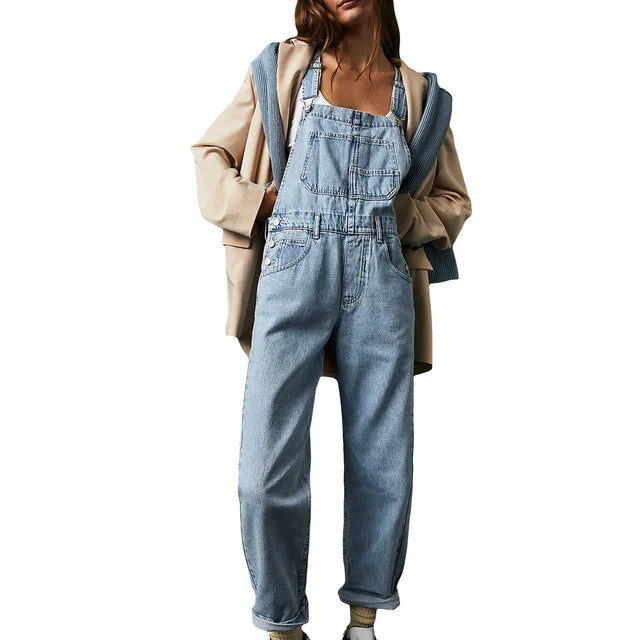 Tuta in denim per un'estate casual chic