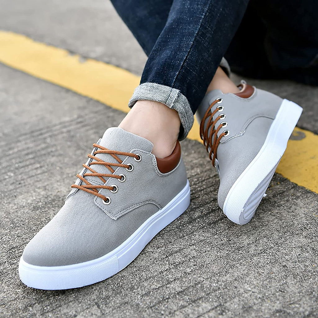 Sneakers da uomo alla moda con suola bianca