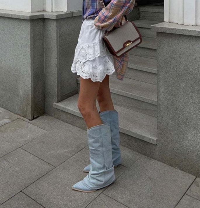 Stivali in denim alla moda per donna: eleganti e comodi