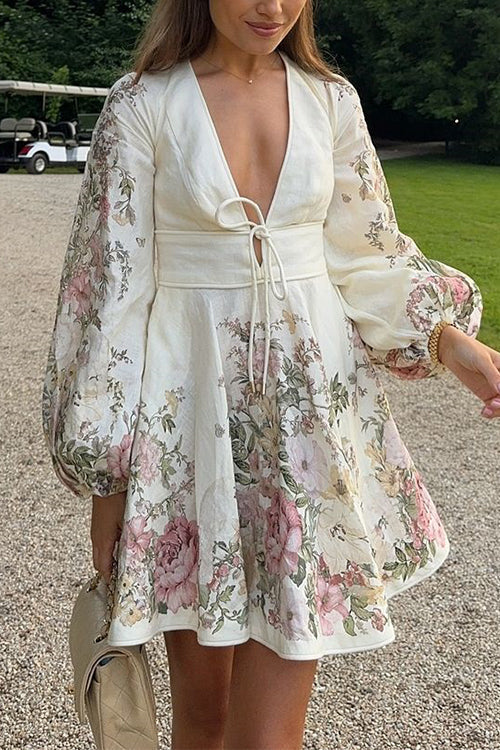 Mini abito donna elegante e lusinghiero con maniche a lanterna