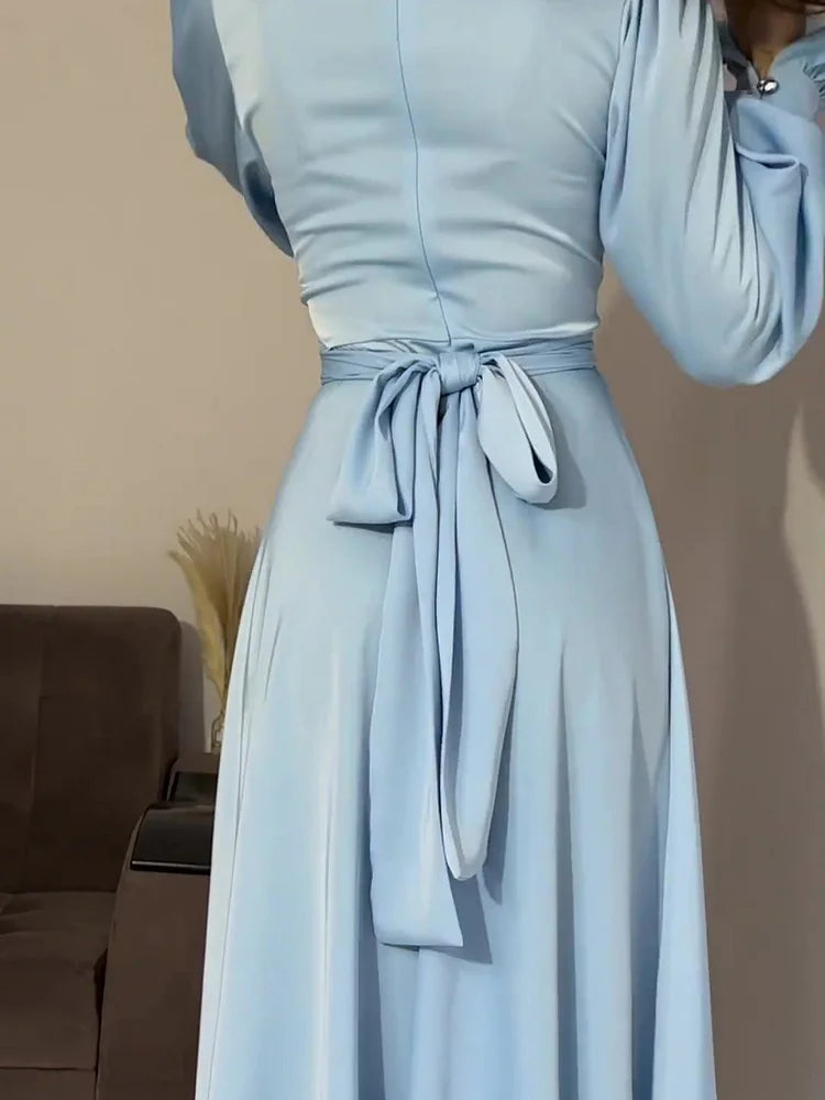 Elegante abito da sera in raso per donna – Abito lungo a trapezio con maniche lunghe a sbuffo