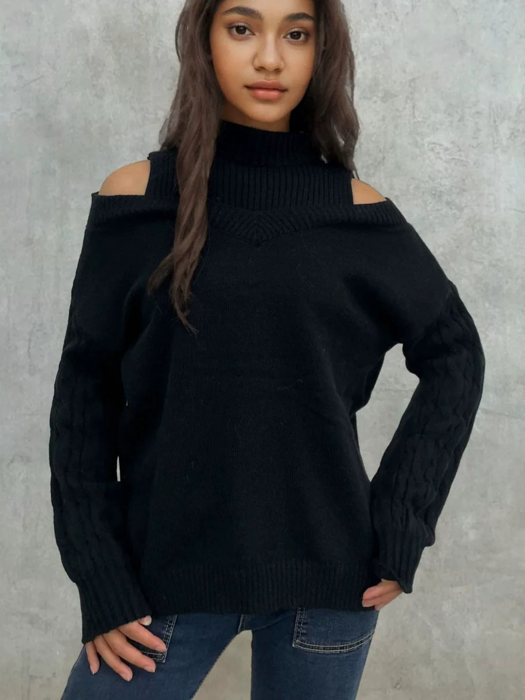 Maglione a Coste con Spalle Scoperte da Donna – Vestibilità Comoda ed Elegante