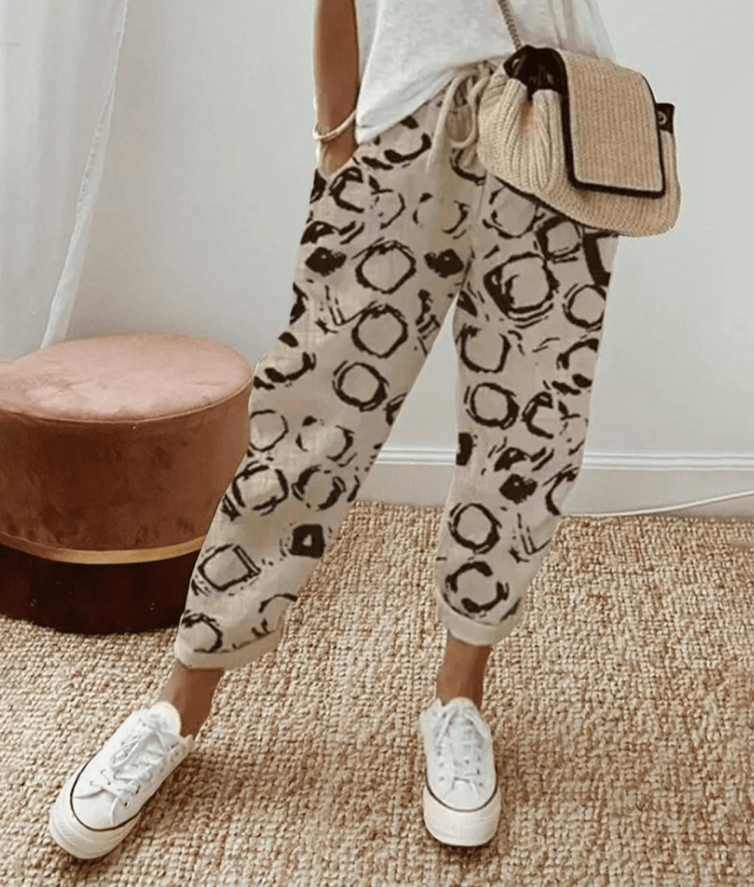 Pantaloni classici da donna in lino leggero e aderente