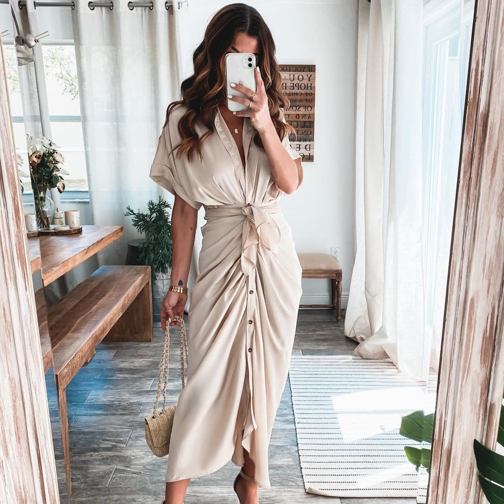 Maxi abito da donna, sofisticato ed elegante, con chiusura a bottoni