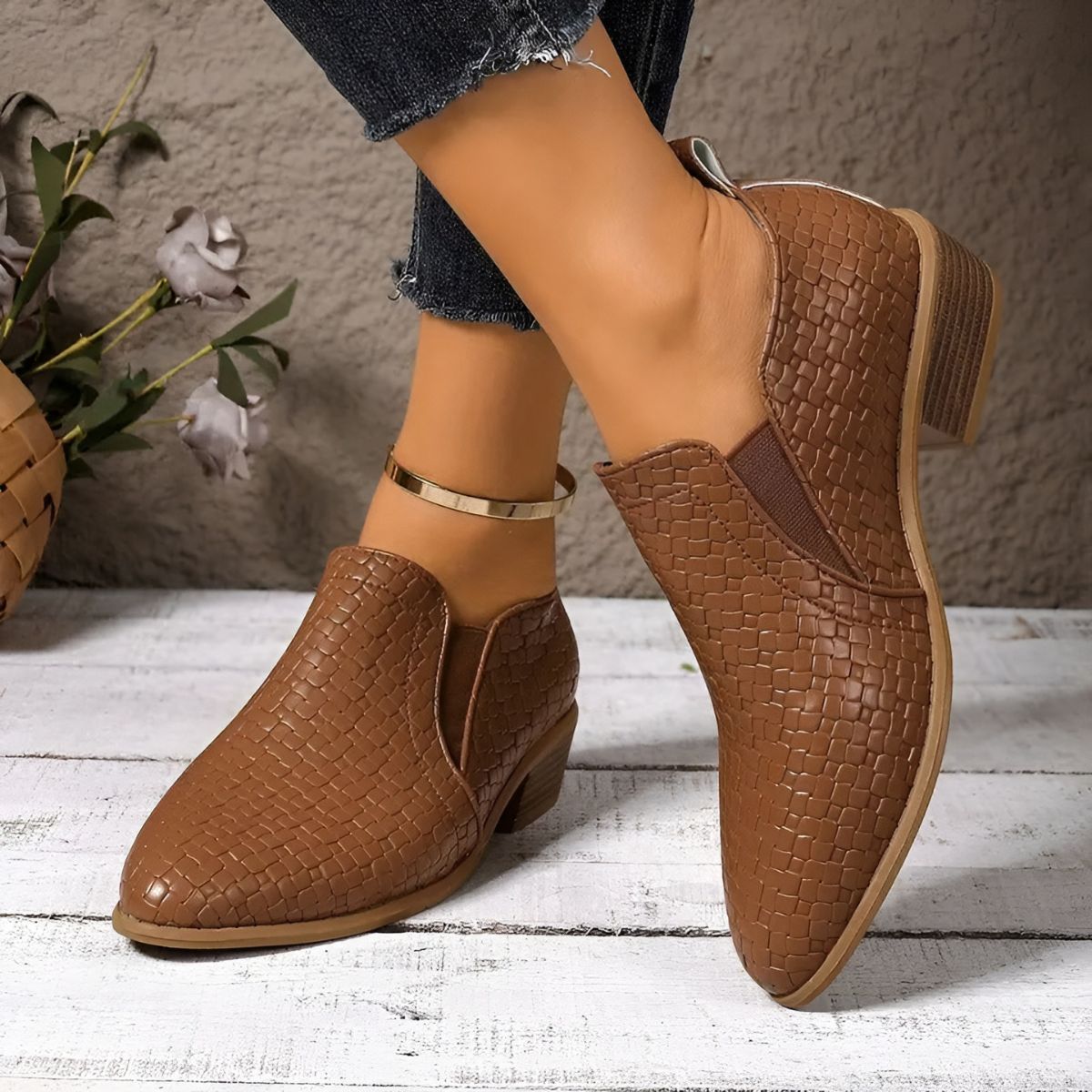 Scarpe Oxford da donna in pelle intrecciata nera - Tacco largo slip-on
