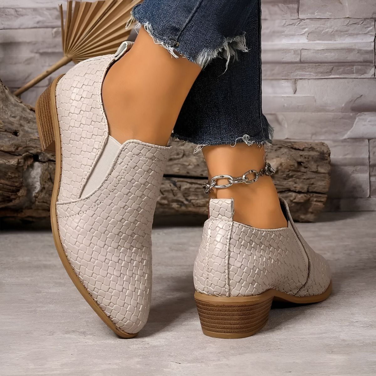 Scarpe Oxford da donna in pelle intrecciata nera - Tacco largo slip-on