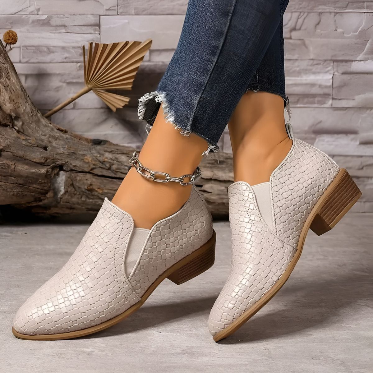 Scarpe Oxford da donna in pelle intrecciata nera - Tacco largo slip-on