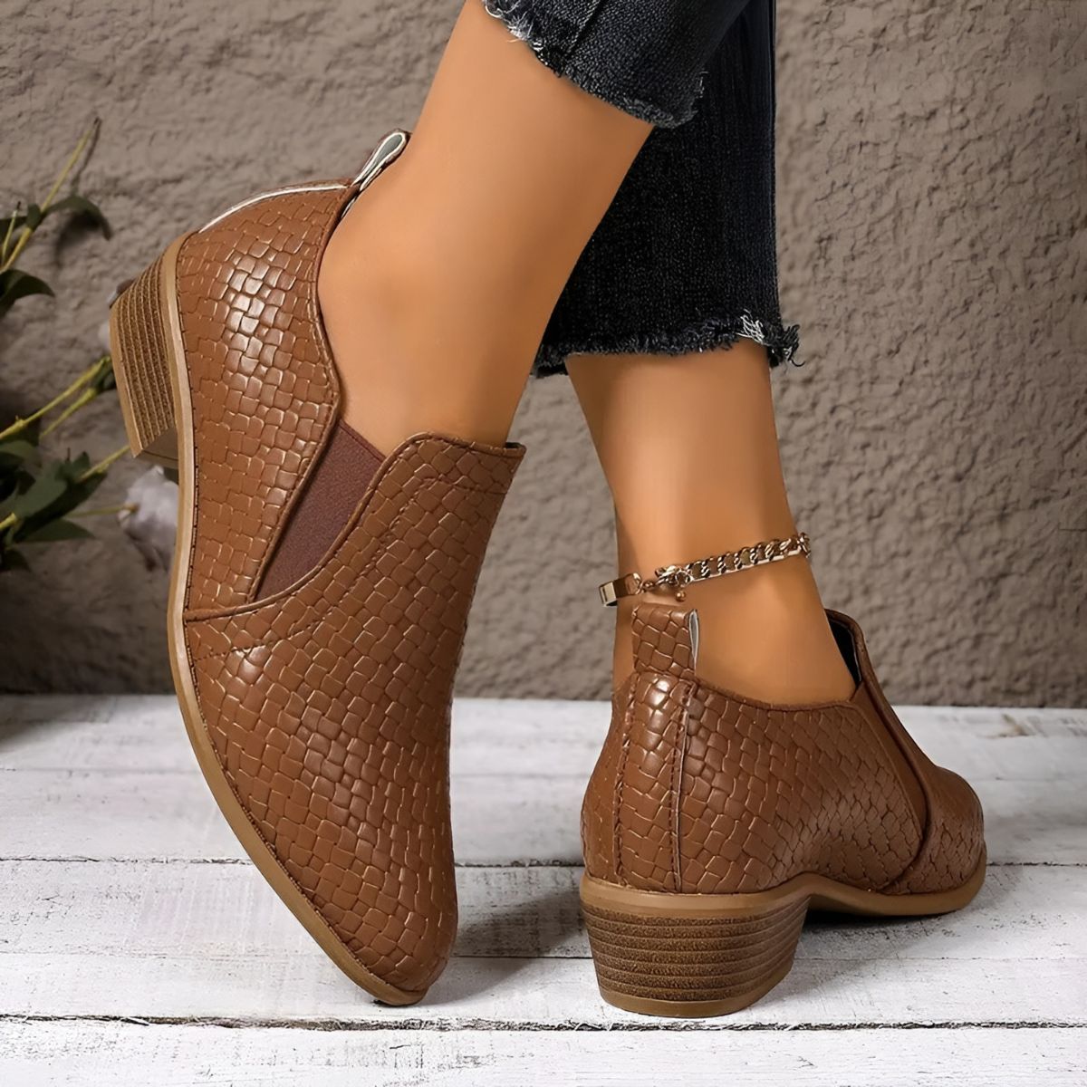 Scarpe Oxford da donna in pelle intrecciata nera - Tacco largo slip-on