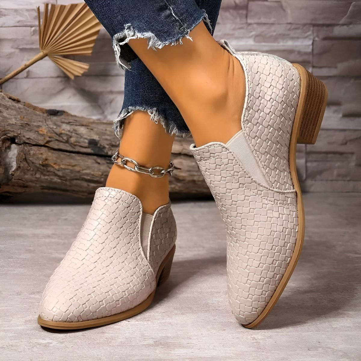 Scarpe Oxford da donna in pelle intrecciata nera - Tacco largo slip-on