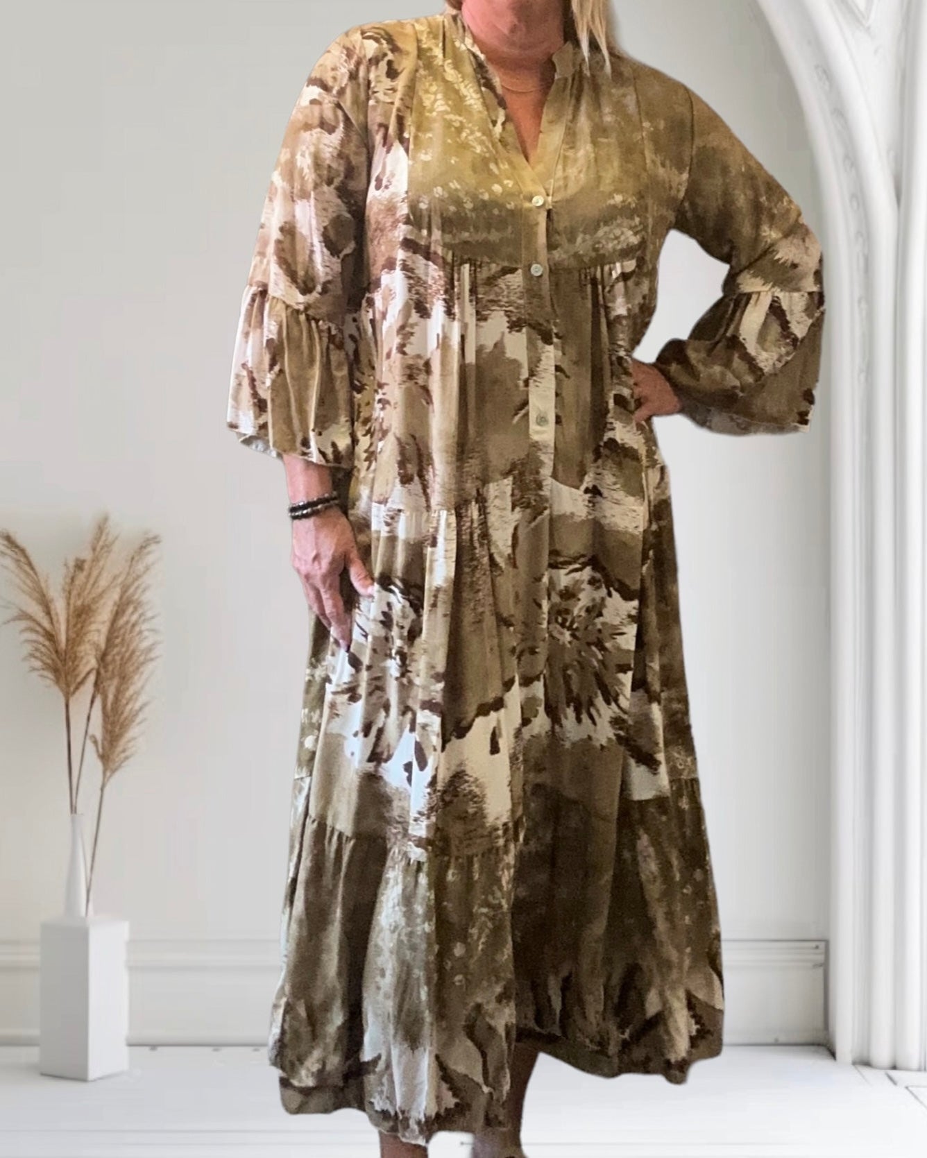 Abito lungo autunnale da donna con vestibilità ampia in beige