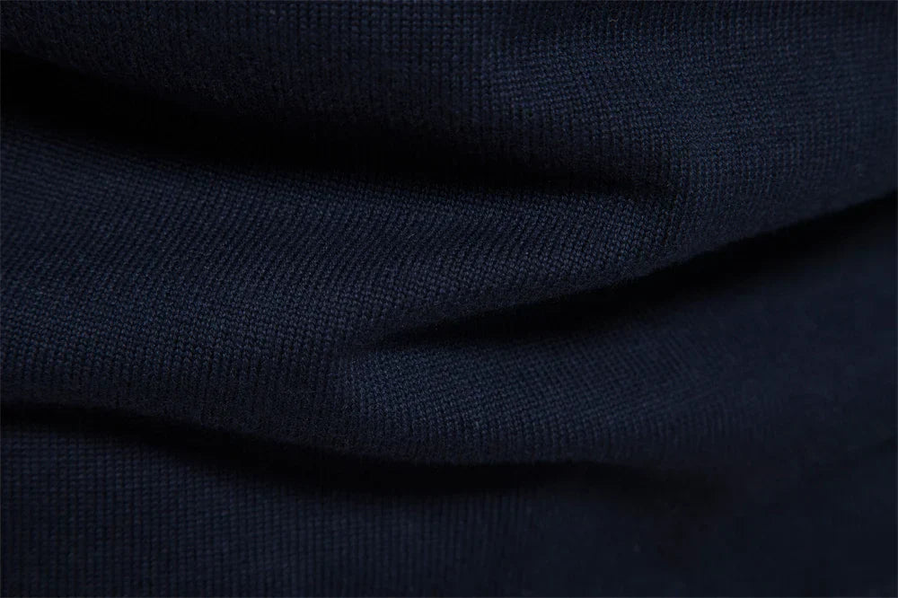 Maglione a righe con cerniera da uomo: stile senza tempo e comfort moderno