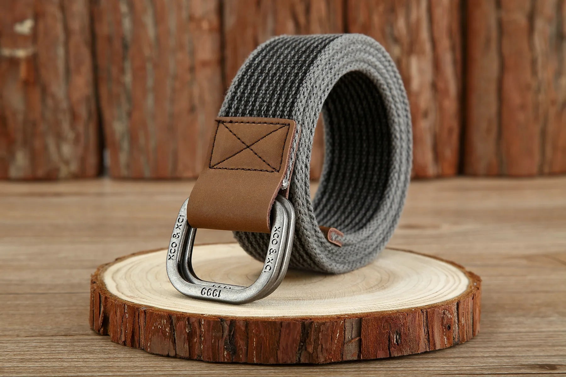 Cintura in tela di design per uomo: accessorio casual ed elegante per jeans