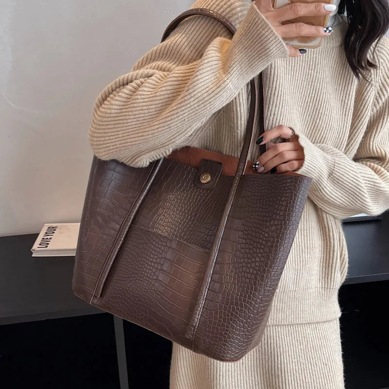 Borsa classica esclusiva in pelle marrone per donna