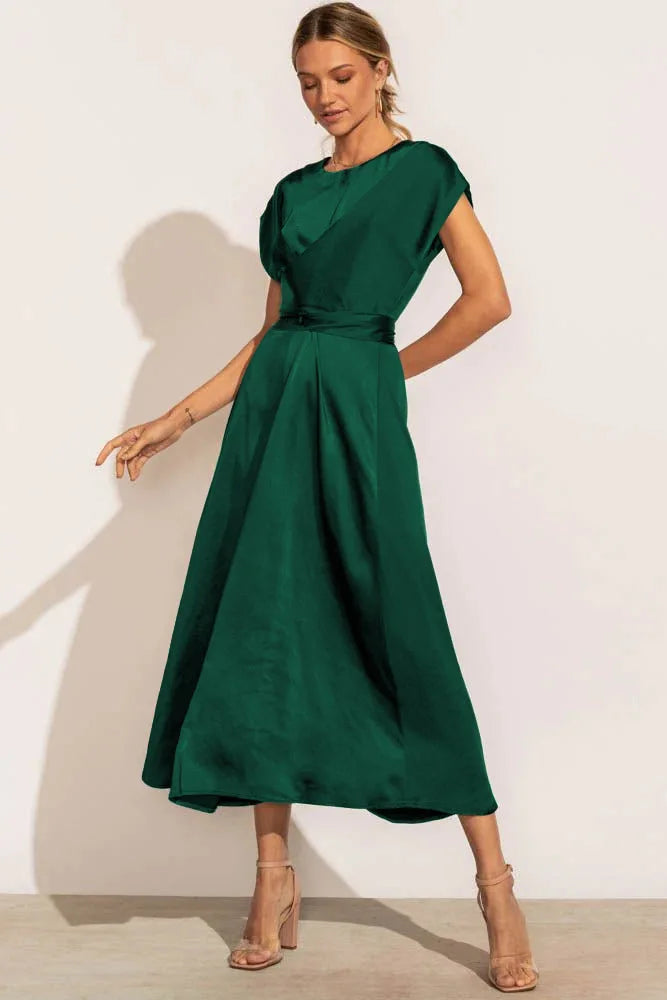 Elegante abito da sposa midi in raso di seta da donna
