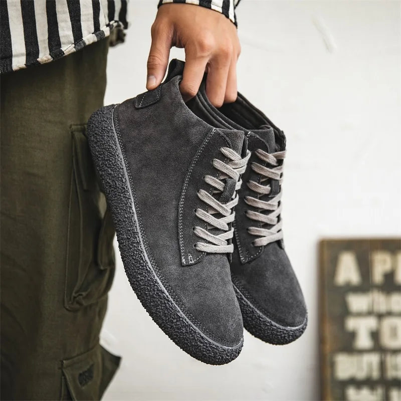 Scarpe uomo casual in pelle scamosciata – sneaker alta con suola robusta