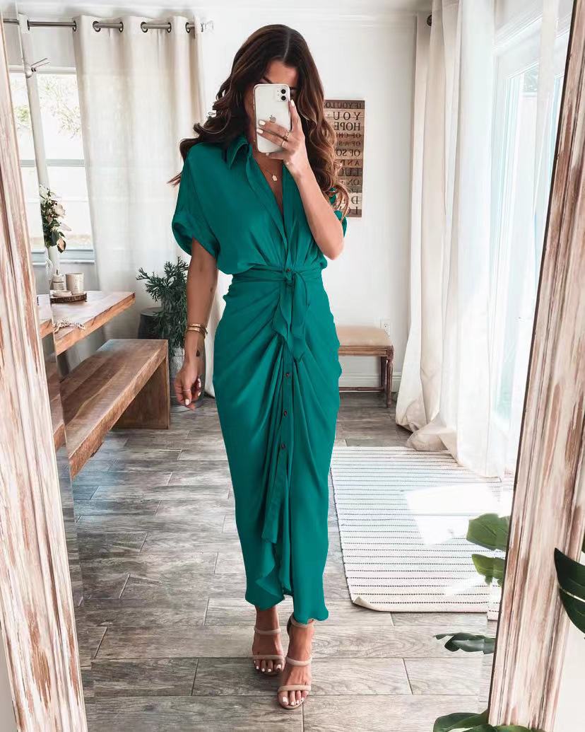 Maxi abito da donna, sofisticato ed elegante, con chiusura a bottoni
