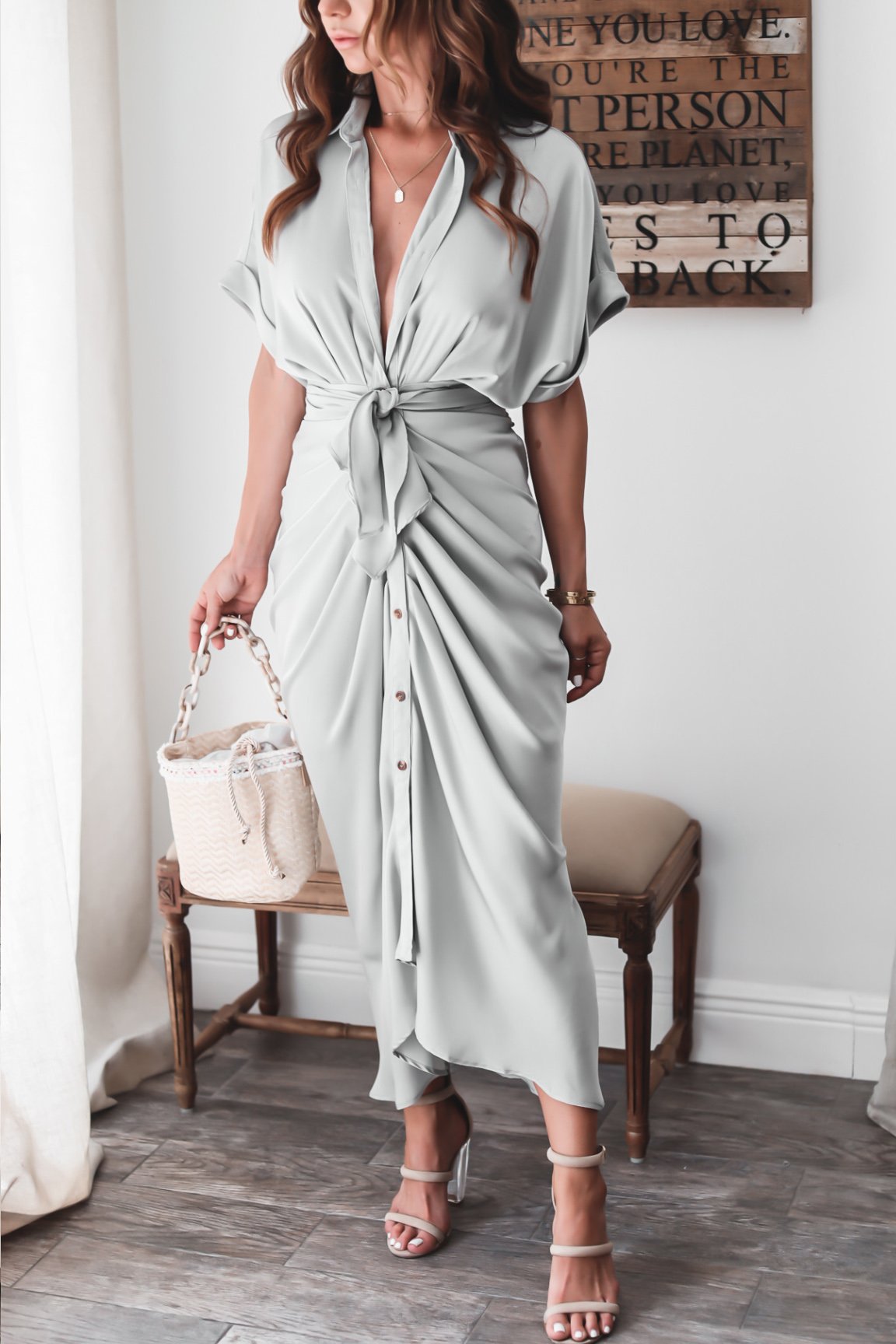 Maxi abito da donna, sofisticato ed elegante, con chiusura a bottoni