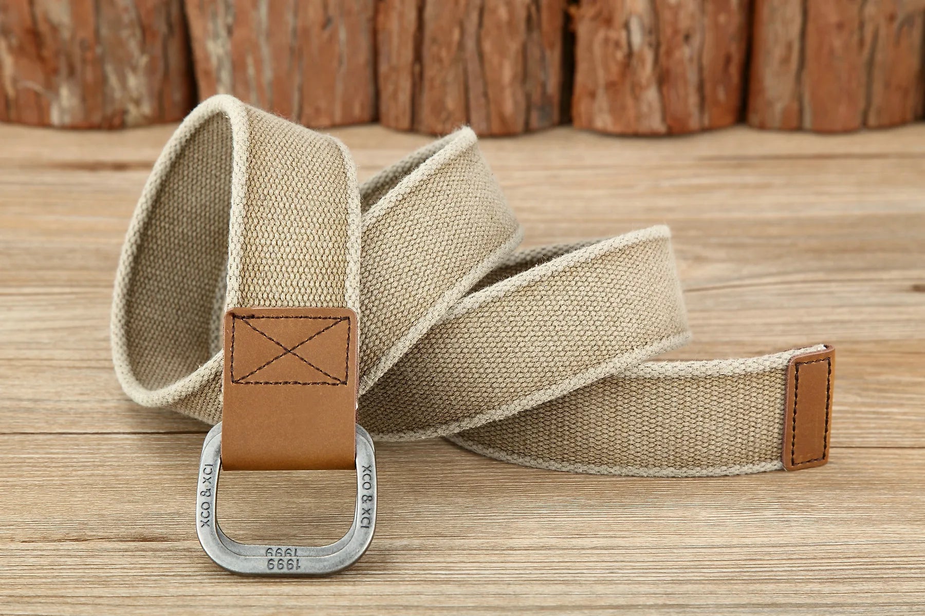 Cintura in tela di design per uomo: accessorio casual ed elegante per jeans